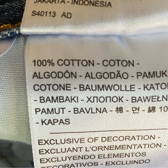 Levis 501 Straight Button Fly Jeans Womens Tag 28 X 28 Denim Distressed Med Wash - Picture 7 of 9